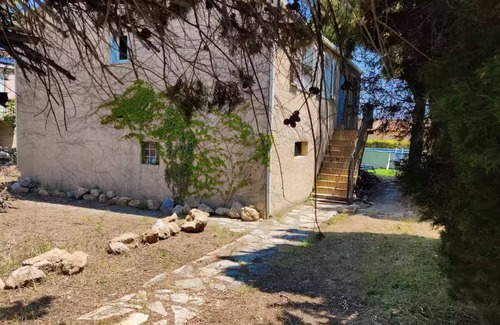 Caux House | Air-conditioned single-family house with pool and garden