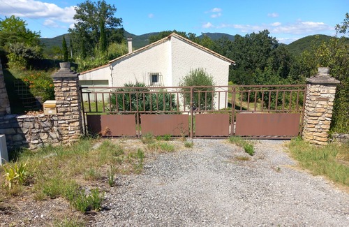 Bessas House | Air-conditioned single-storey house on 900 m2 of land in a village in southern Ardèche