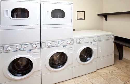 Downtown Indianapolis Apartment | Air-Conditioned Studio Just 15 minutes from Indianapolis International Airport | Pool + 24h Gym