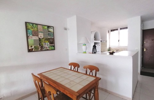 Sainte-Maxime City Centre Apartment | Air-conditioned T2 apartment with garage and sea view near town center