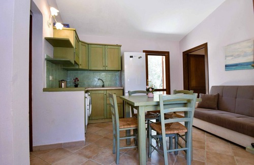 Ala Dei Sardi House | Air-conditioned, well-finished cottage in Residence