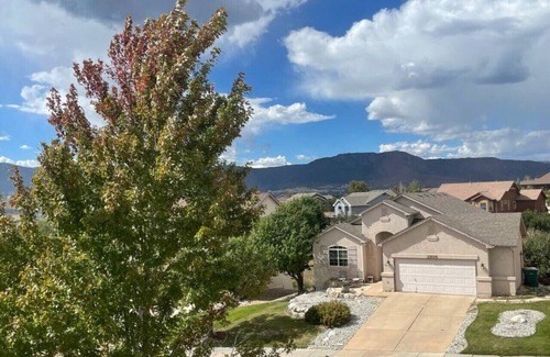 Gleneagle House | Air Force Academy near Colorado Springs - Innkeeper for a Dozen