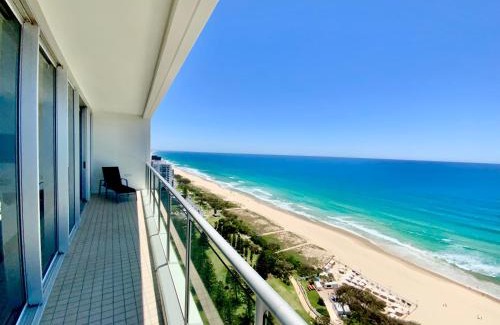 Broadbeach Apartment | Air on Broadbeach Beachfront 2Level stunning apartment with 180 degree views