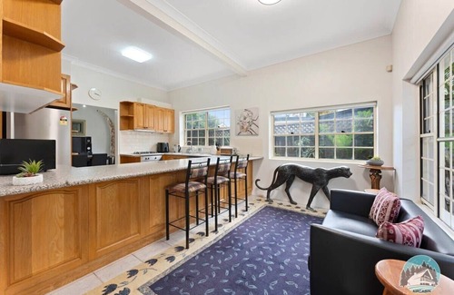 Blakehurst House | Aircabin - Blakehurst - Spacious - 5 Beds House