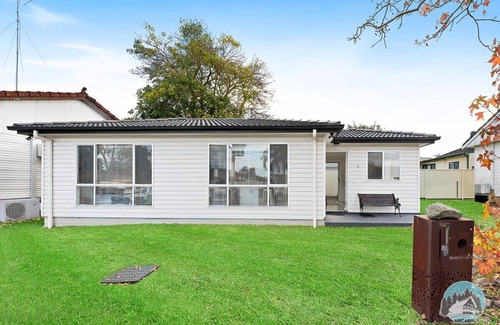 Oxley Park Cottage | Aircabin - Oxley Park - Lovely & Comfy - 2 Beds