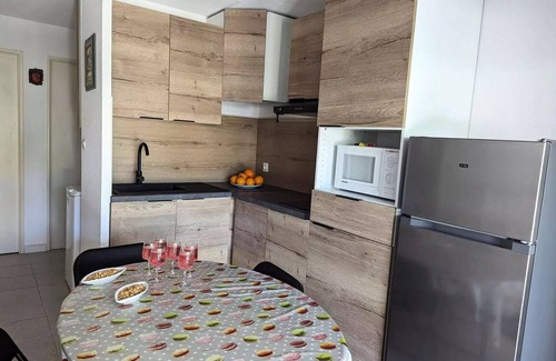 Marseillan Plage Apartment | Airettes Residence (res. Les) - 3 Rooms for 6 People
