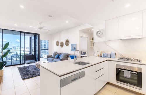 South Brisbane Apartment | Airhome Southbank Riverside Tower