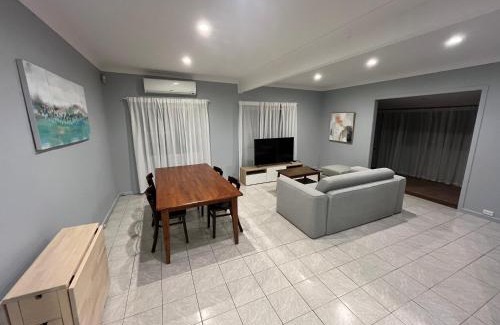 Wolli Creek House | Airport Guesthouse