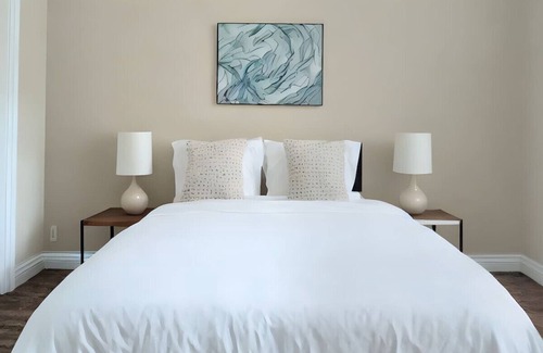 Jefferson Park Apartment | Airport Proximity Paradise: 2BR Spacious Apartment