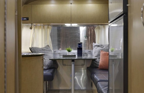 Dunsmuir Apartment | Airstream - (Magnolia)