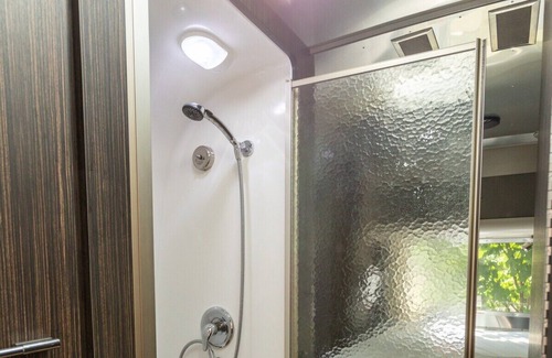 Vinita House | Airstream Suite for Lakeside Cabin @ Check-In Bay