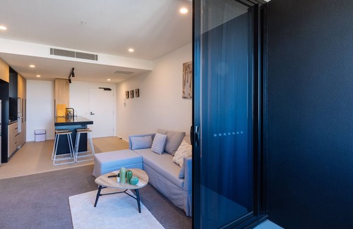 Woolloongabba Apartment | Airtrip Apartments on Deshon St
