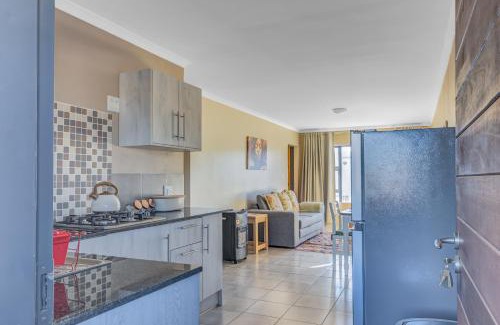 Greater Johannesburg Metropolitan Area Apartment | Airville Luxury Apartments, 7min Drive to Cresta Mall