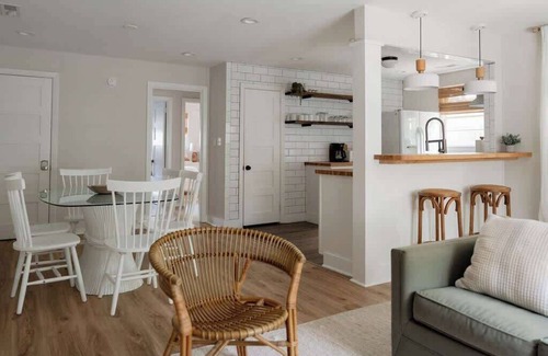 Folly Beach Cottage | Airy 3-Bed Cottage w/Grill, Steps to the Beach!