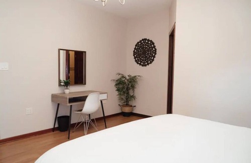 Chicago Apartment | Airy & Clean 2BR Apt.+ Free Covered Garage Parking