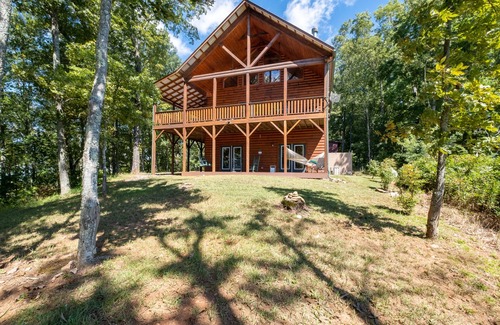 Murphy Cabin | Airy mountain cabin with long range views
