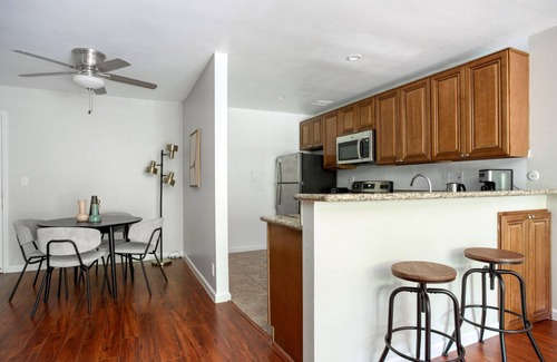 Woodland Hills Apartment | Airy Woodland Hills 1BR w/Pool & Gym, nr Warner Center, by Blueground