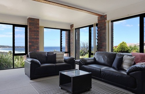 Tura Beach House | Aisling Saffir - Tura Beach