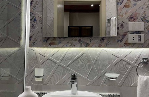 Kafrat al Jabal Hotel | Akhnaton Pyramids View