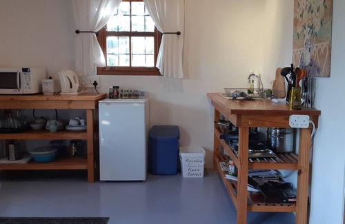 Franschhoek Cottage | Akkedis Pet-friendly Cottage on Fynbos Garden retreat