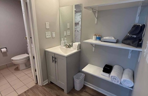 South Central Omaha Apartment | Aksarben, close to I-80, parking on site