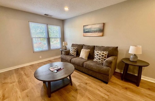 South Central Omaha Apartment | Aksarben Living Close to UNO