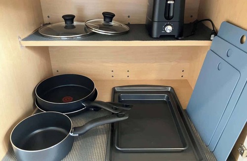 South Central Omaha Apartment | Aksarben, modern,second floor w/onsite-parking