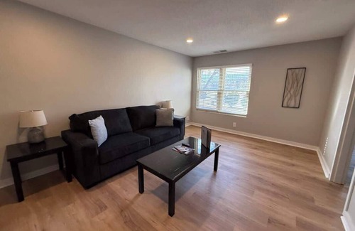 South Central Omaha Apartment | Aksarben, second floor, w/on-site parking