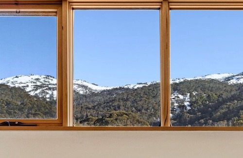 Thredbo Ski Chalet | Akuna Chalet 1 - Woodridge