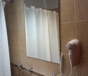 La Plata Apartment | Alójate 12 - Moderno y luminoso - 4 o 2 personas Zona Hospital Español-Estadio Unico