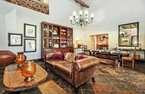 Lepele-Nkumpi Ski Chalet | Al Thandiwe Cliff Chat Lodge