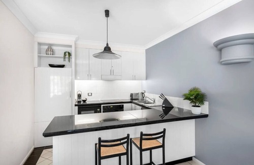 Palm Cove Apartment | Alamanda - Suite 43 Beachfront Accomodation| Pools, Hot Tub & Beachside Bliss