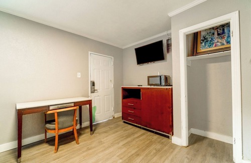 West San Antonio Hotel | Alamo Oasis Inn And Suites By Oyo San Antonio