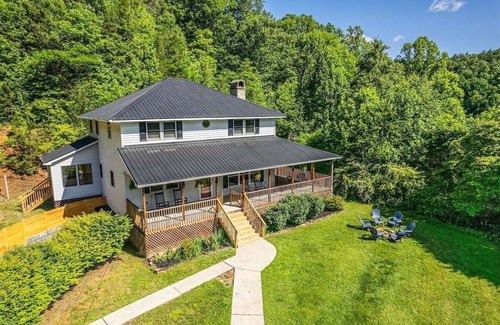 Bryson City House | Alarka Creek Farmhouse