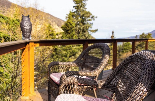 Eagle River House | Alaska Hiland Mountain Retreat wrap around deck and hot-tub!