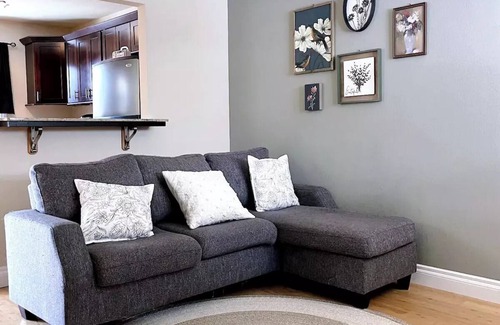 Downtown Anchorage House | Alaska Townhouse Getaway: Anchorage Cozy Retreat - Close to Downtown