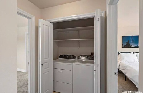 Downtown Anchorage House | Alaska Townhouse Getaway: Anchorage Cozy Retreat - Close to Downtown