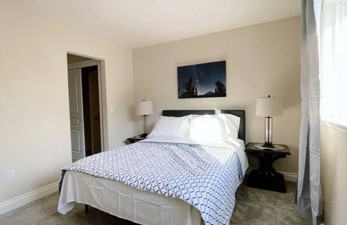 Downtown Anchorage House | Alaska Townhouse Getaway: Anchorage Cozy Retreat - Close to Downtown