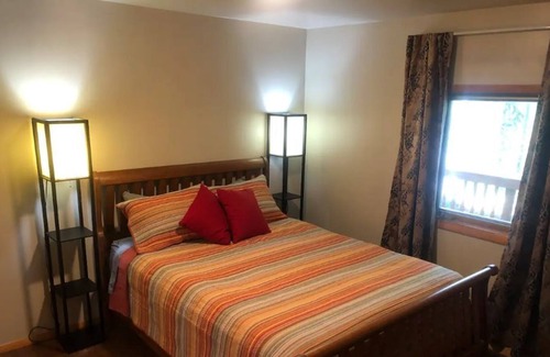 Fairbanks House | Alaskan Woodland Haven- close to airport and sites