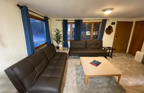 Fairbanks Apartment | Alaskana 3 bedroom Upper Apt
