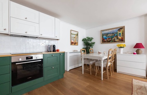 Colville Apartment | Alba Place III by onefinestay