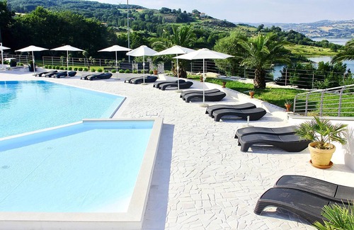 Campolattaro Hotel | Alba Room - Room for 4 people with lake view