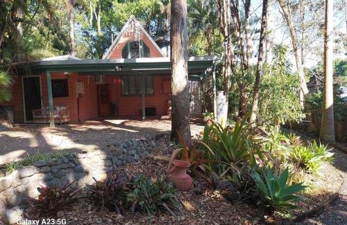 Maleny House | Alba the Scots Cottage walk every where