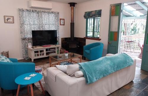 Maleny House | Alba the Scots Cottage walk every where