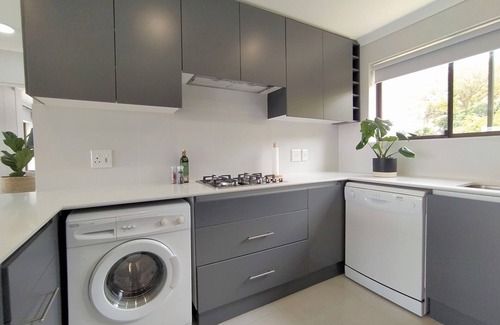 Robberg Beach Apartment | Alba Tramonto | 4 bed 3 bath - 100m Robberg Beach