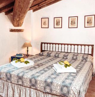Piano di Conca Apartment | Alba - Villa Cenami - grande PISCINA con vista