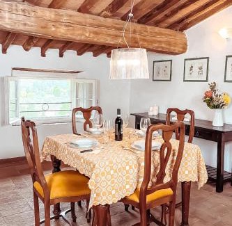 Piano di Conca Apartment | Alba - Villa Cenami - grande PISCINA con vista