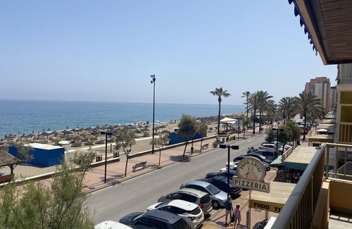 Fuengirola City Centre Apartment | Albamar frontline Beach apartment 3 bedrooms