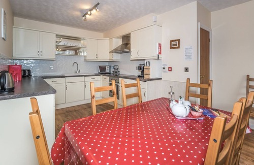 Keswick Cottage | Alban Rise - a maisonette that sleeps 5 guests in 3 bedrooms