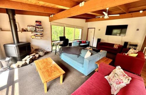 Sawmill Settlement House | Albaski Lodge